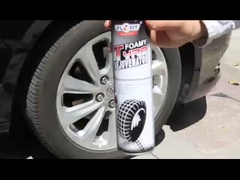 Limpeza de pneus espumante